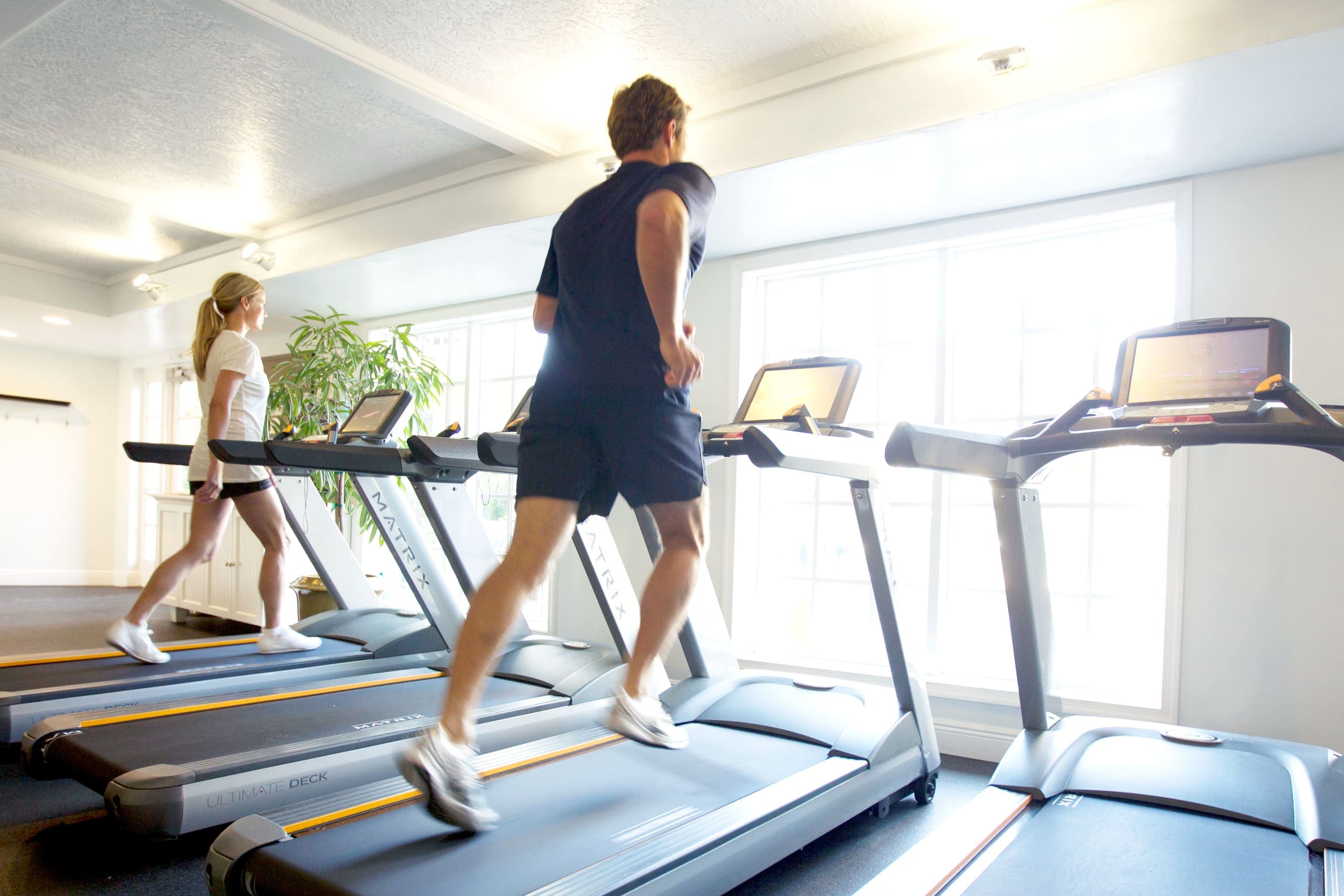 People running on the treadmill in the fitness centre