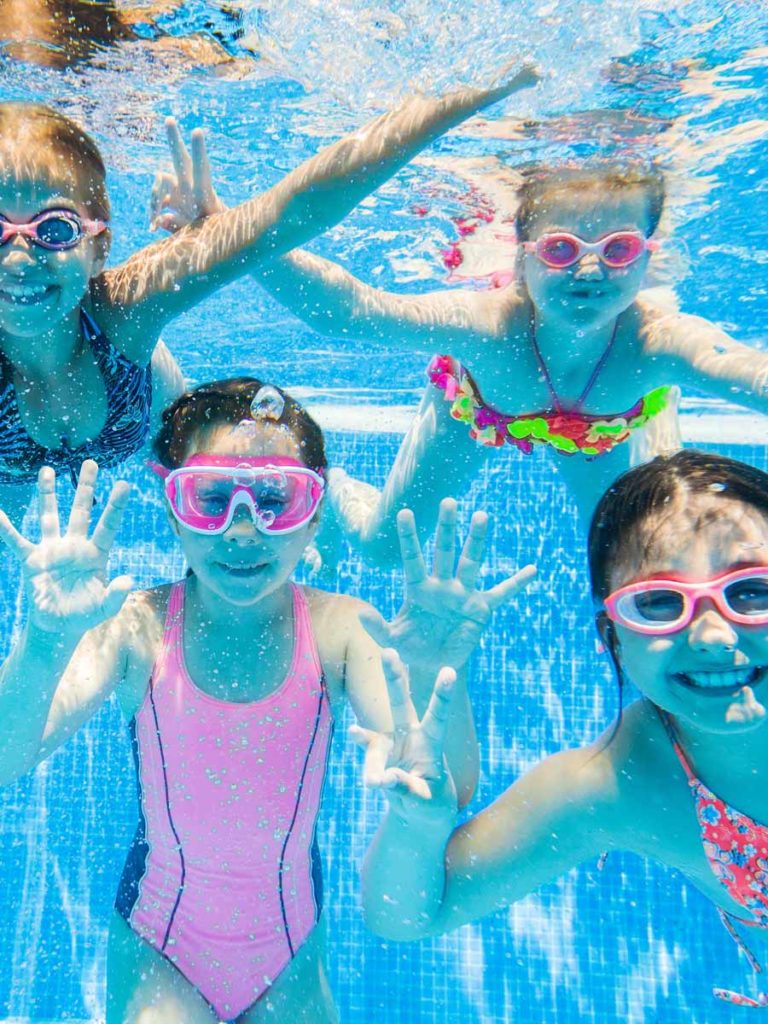 Kids in Pool underwater
